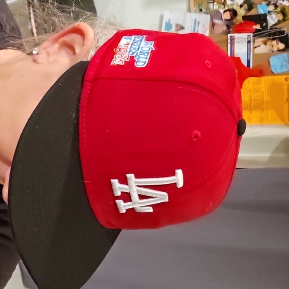 AWESOME DODGERS Red black 1981 world series CAP - Picture 5 of 6